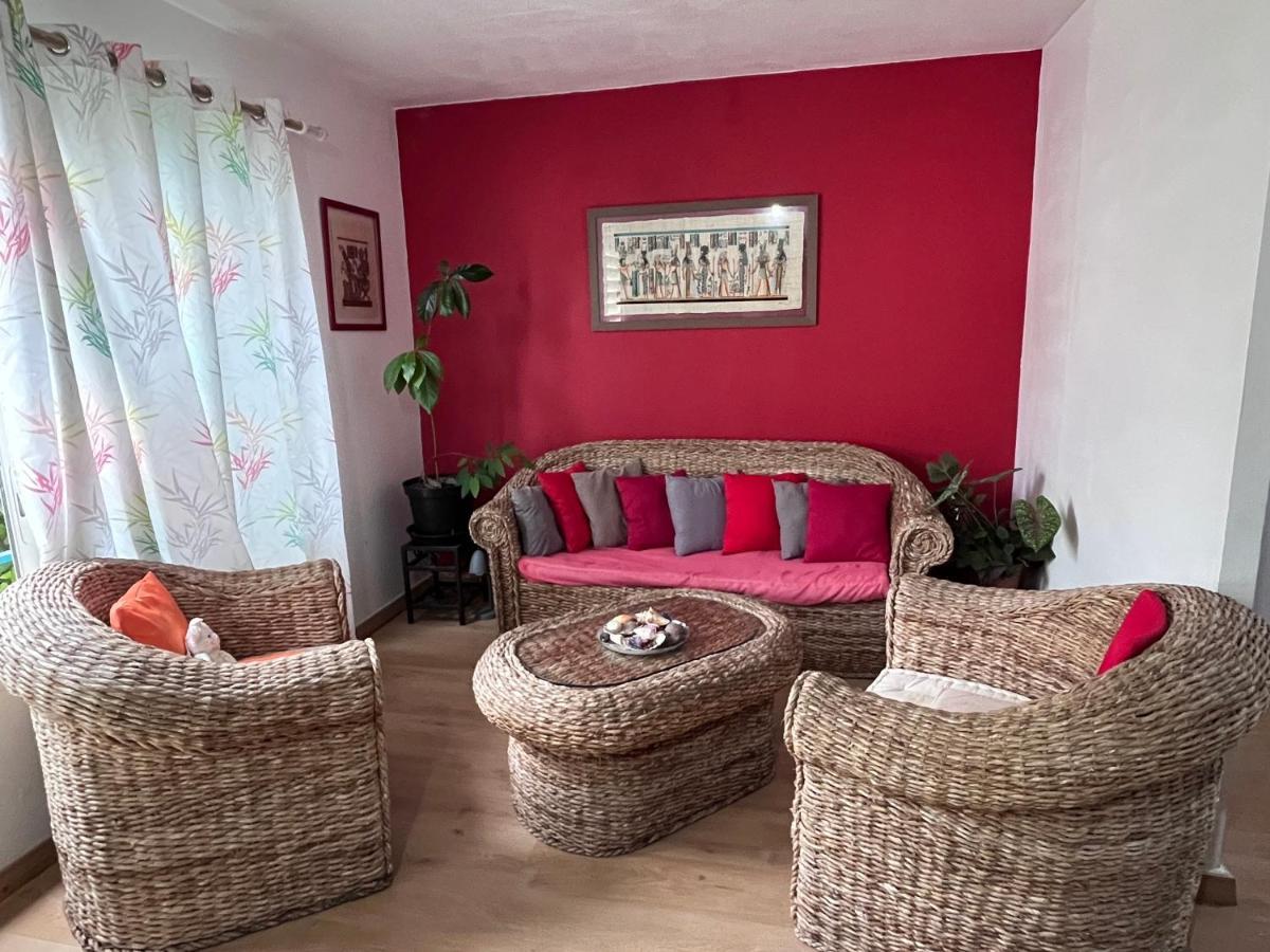 Chambre Chez L'Habitant A 5Mn De L'Aeroport Лез-Абім Екстер'єр фото